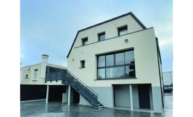 SURÉLÉVATION ET ISOLATION THERMIQUE PAR L'EXTÉRIEUR D'UNE HABITATION, Lille, ATELIER VPA